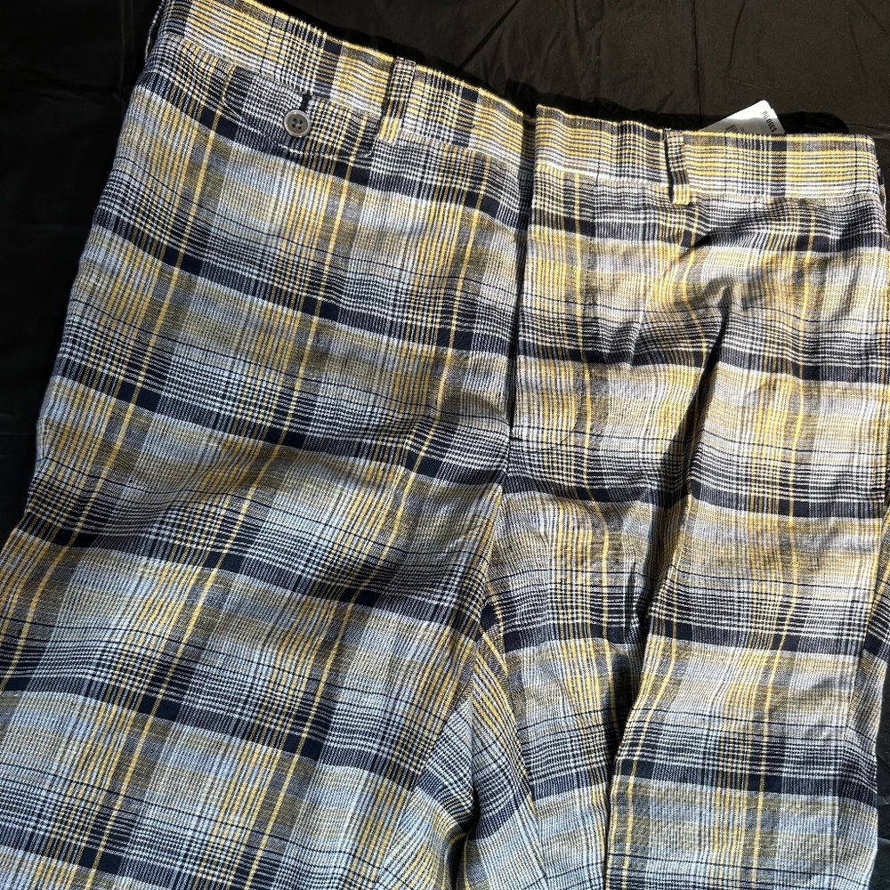Men’s size 32 Brooks Brothers Black Fleece 1818 shorts retail $350